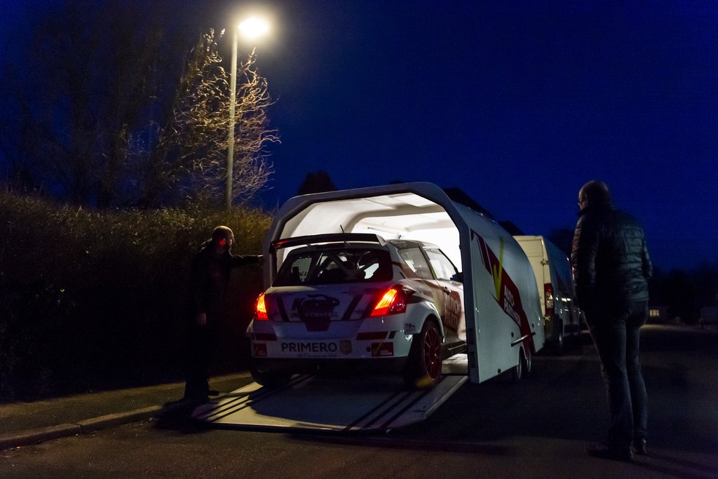 Raceren læsses og snart sættes kursen mod Zuiderzeerally i Holland
(Foto: Jokum Tord Larsen / jokumtordlarsen.com)